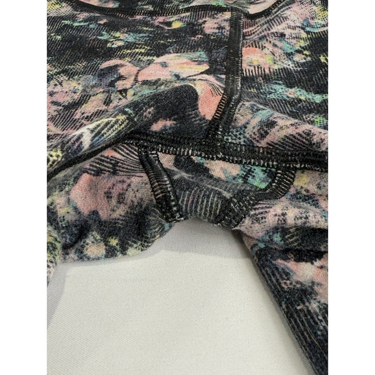 Womans Lululemon Size 8 Floral Print Leggings