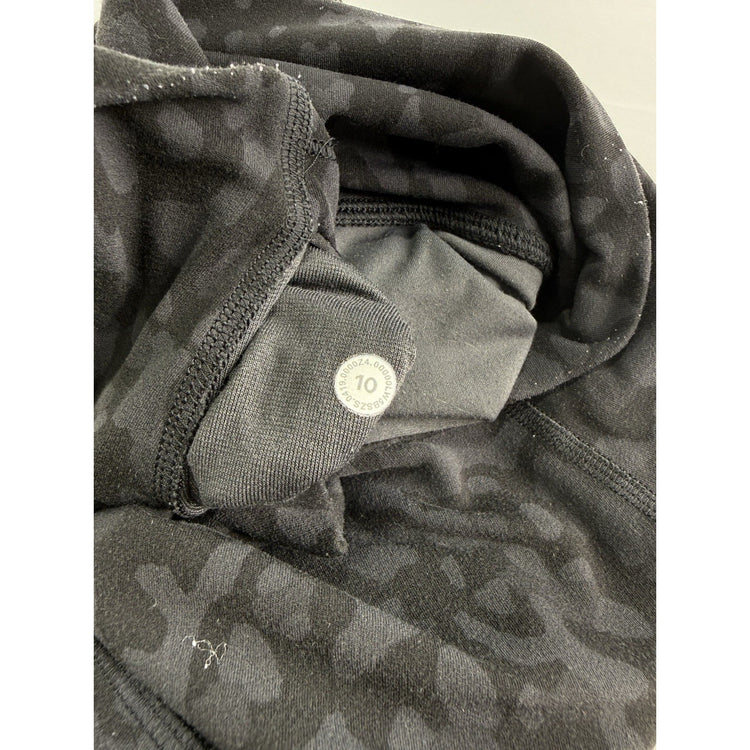 Womans Lululemon Size 10 Spotted Leggings