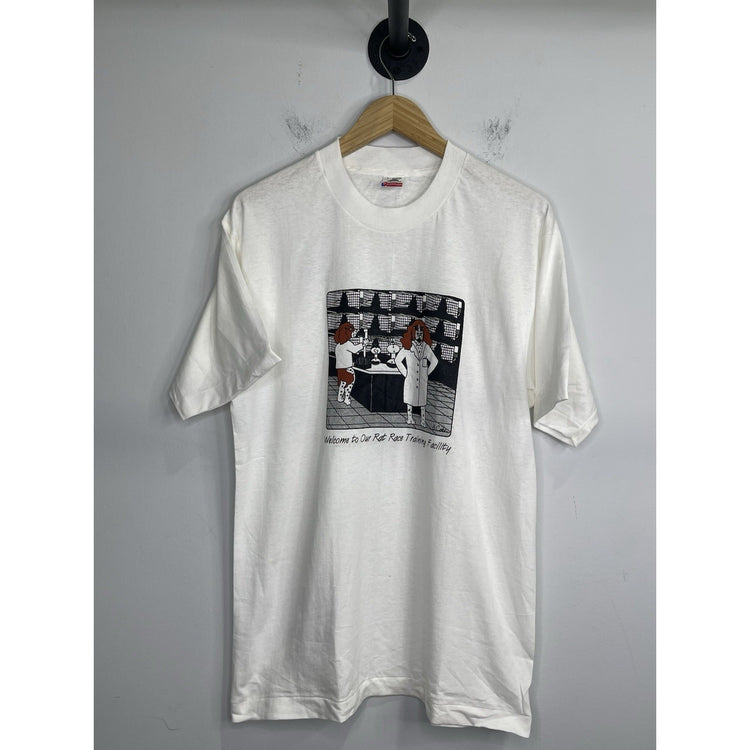 Men’s White Graphic Design Discovery Rat Race Facility T Shirt Sz L