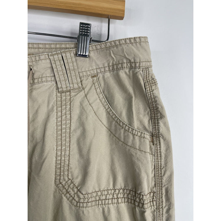 Women’s Levi’s Signature Size 12 Studios Beige Cargo Pants