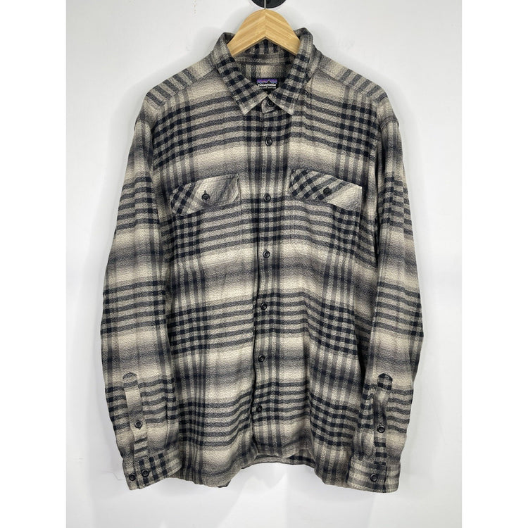 Men’s Patagonia Gray Flannel Button-Up Shirt Plaid Organic Cotton Retro Sz XL