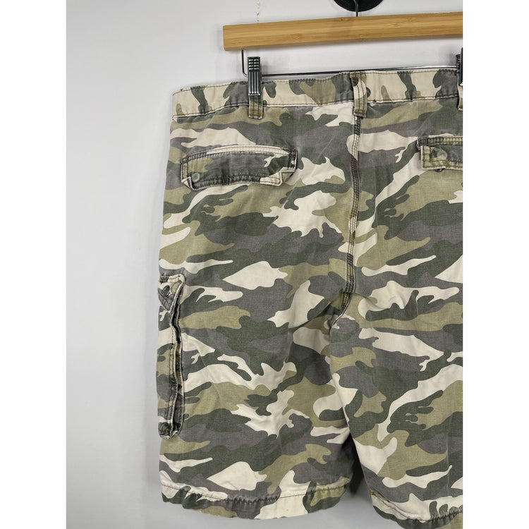 Carhartt Relaxed Fit  Camo Cargo Shorts Mens 40 Army Workwear Snap Button