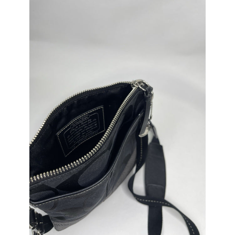 Women’s COACH Signature Top Zip Crossbody Swingpack Bag Purse Silver Black