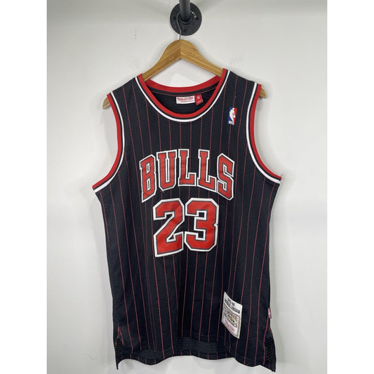 NBA 1997-98 Chicago Bulls Michael Jordan #23 Jersey XL Mitchell & Ness