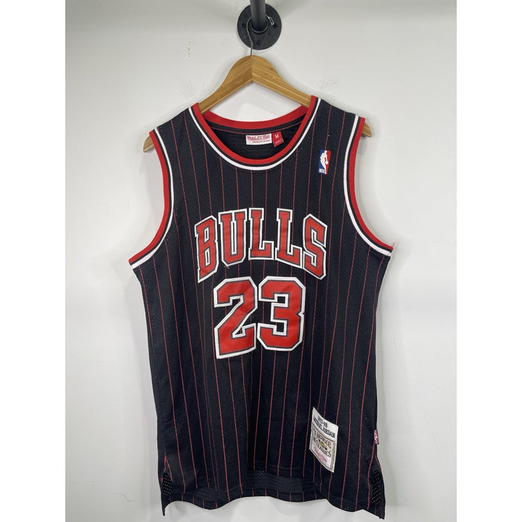 NBA 1997-98 Chicago Bulls Michael Jordan #23 Jersey XL Mitchell & Ness