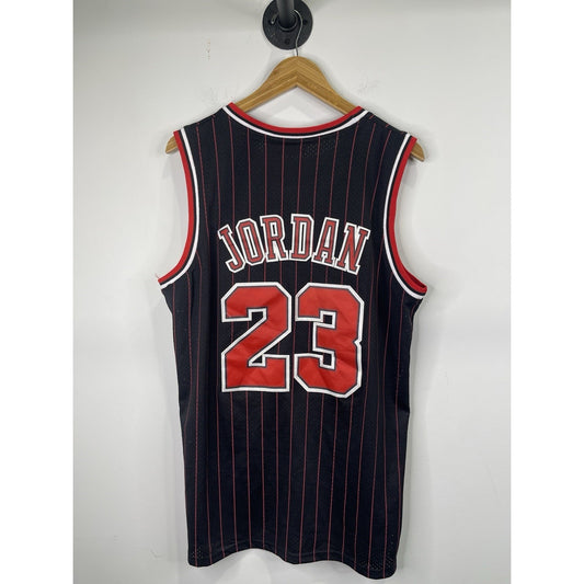 NBA 1997-98 Chicago Bulls Michael Jordan #23 Jersey XL Mitchell & Ness