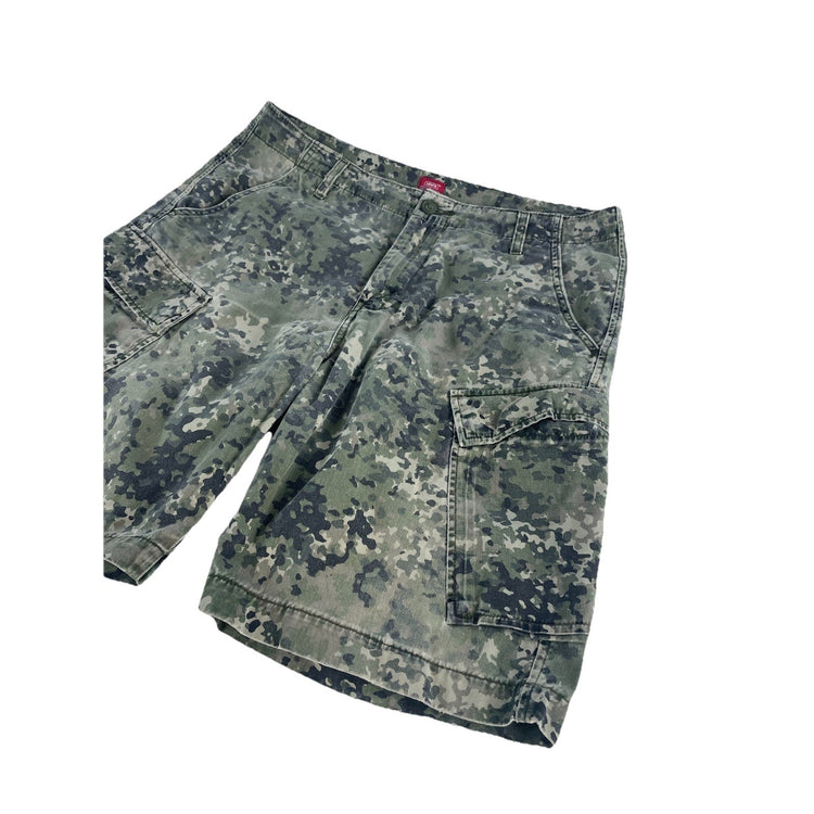 Mens Levis 469 Loose Green Camo Print Cargo Shorts Size 36X10