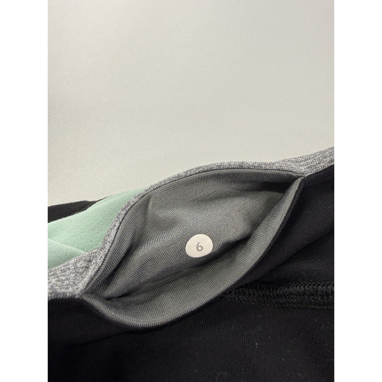 Womans Lululemon Size 6 Reversible Leggings
