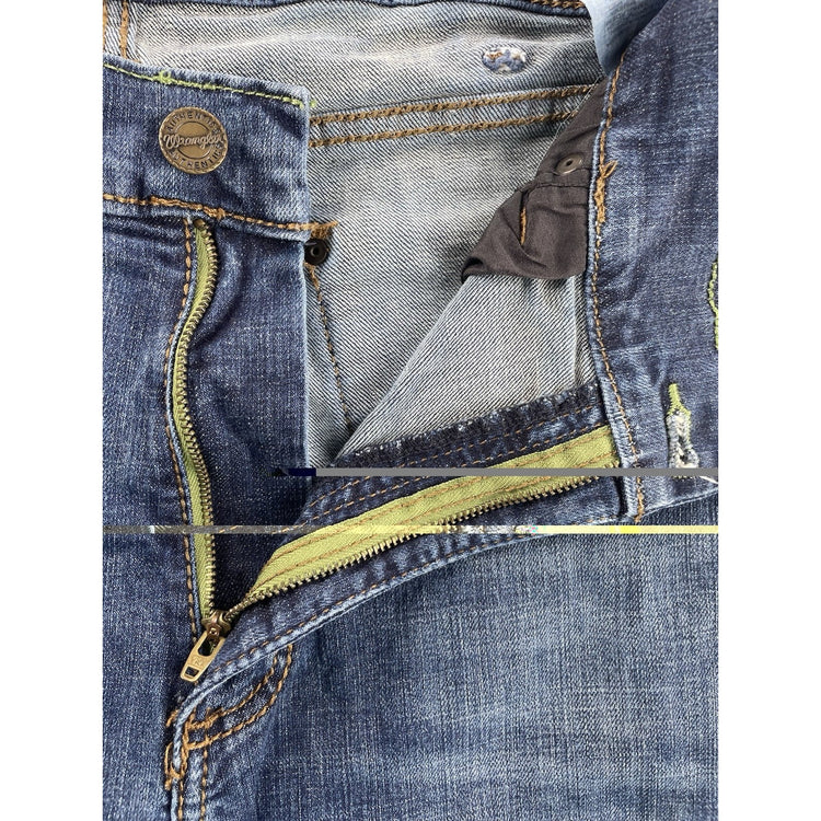 Men’s Wrangler Retro Slim Straight Medium Wash Blue jeans Size 36x34