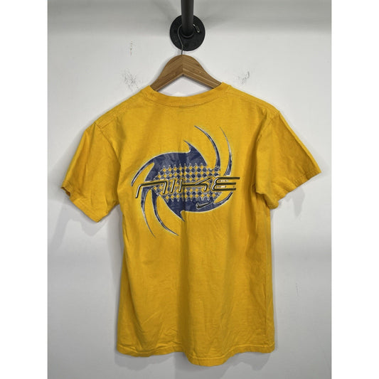 Vitnage/Y2k Young Adult Nike Yellow T-shirt Size Large (14-16)