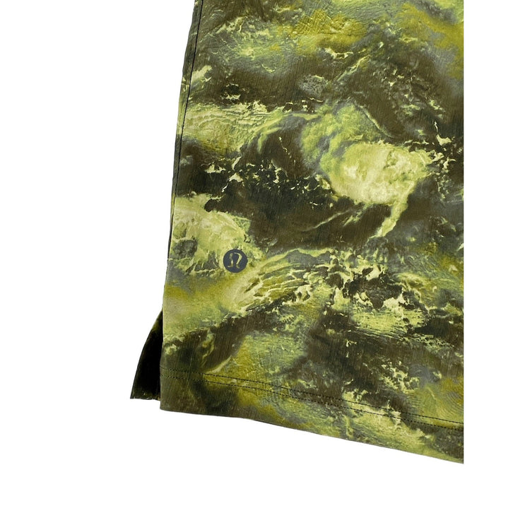 Mens Lululemon Green Camo Workout Running Shorts Size L