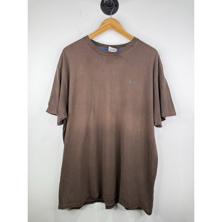 EARLY 2000’S MENS NIKE T- SHIRT