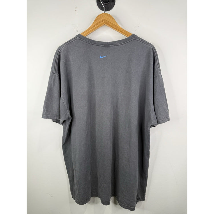 EARLY 2000’S MENS NIKE T-SHIRT