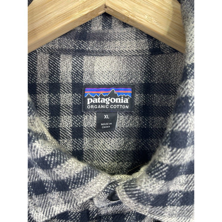 Men’s Patagonia Gray Flannel Button-Up Shirt Plaid Organic Cotton Retro Sz XL