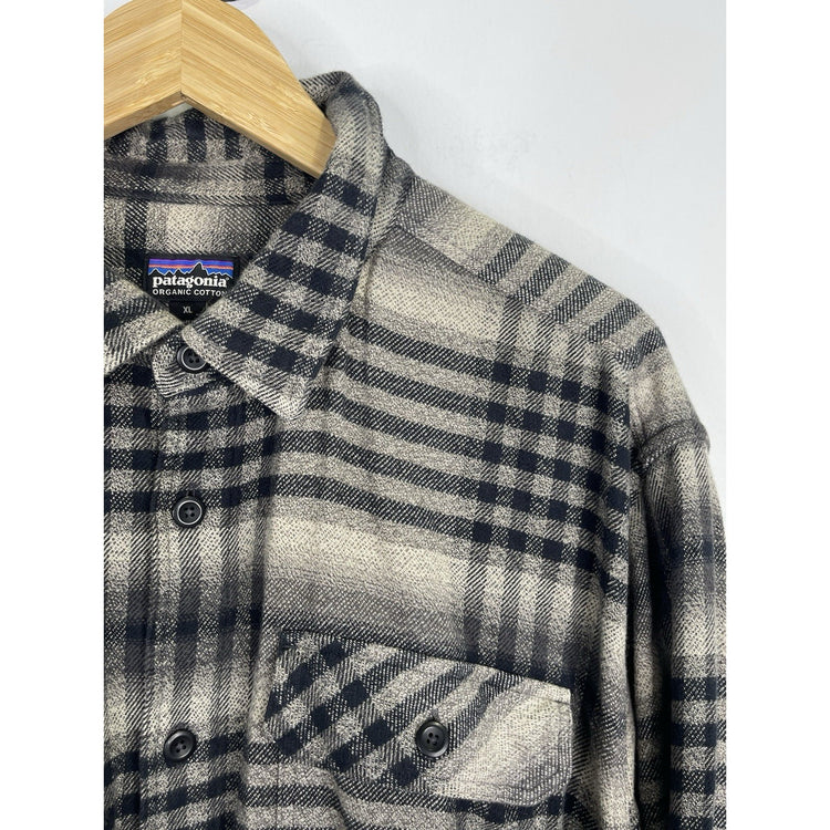 Men’s Patagonia Gray Flannel Button-Up Shirt Plaid Organic Cotton Retro Sz XL