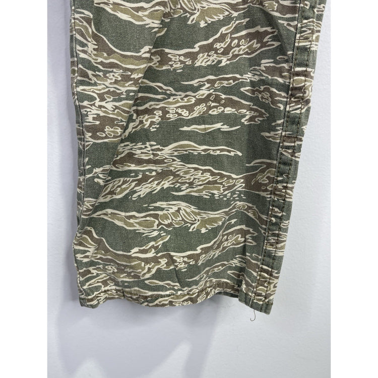 Vintage Y2K Men's Request Premium Cargo Camo Pants 36x30