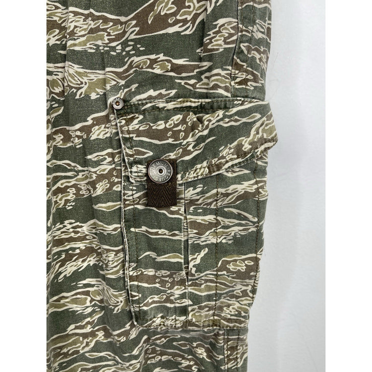 Vintage Y2K Men's Request Premium Cargo Camo Pants 36x30