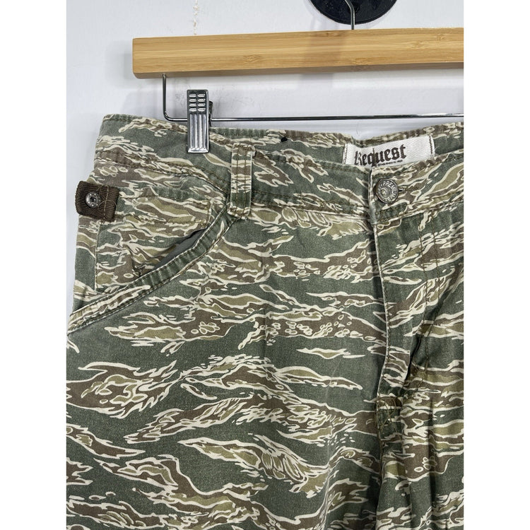 Vintage Y2K Men's Request Premium Cargo Camo Pants 36x30