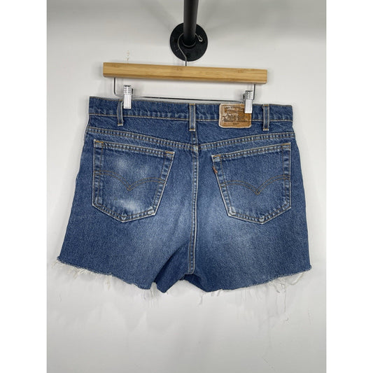 Vintage Levi’s 540 Women’s Blue Denim Biker Jean Shorts Brown Tab Size 36