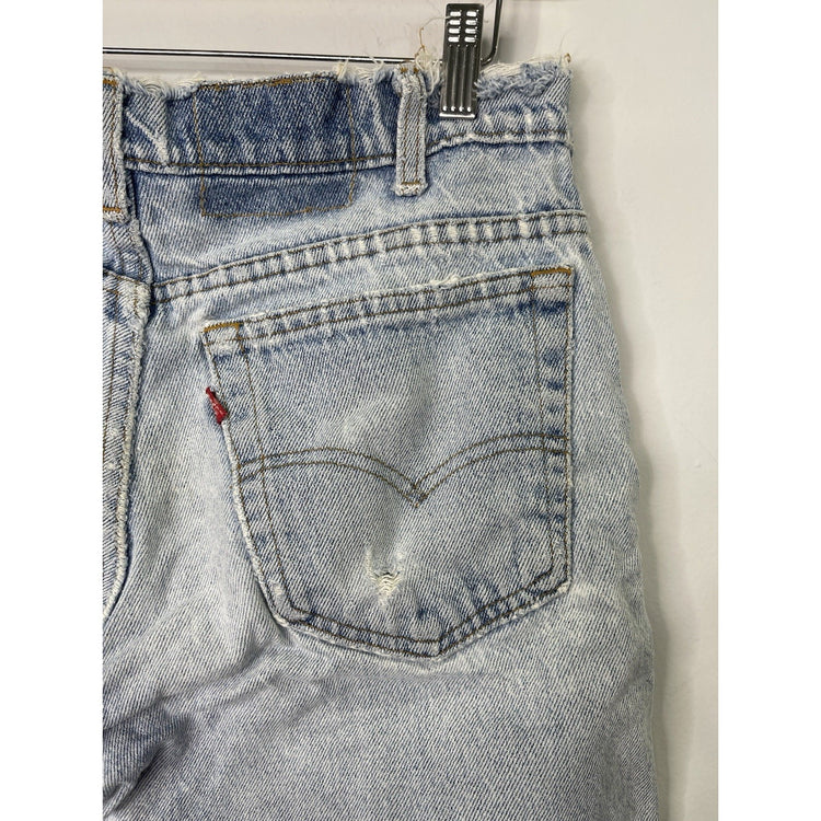 90s Vintage distressed women’s Levi Jean shorts Sz 32