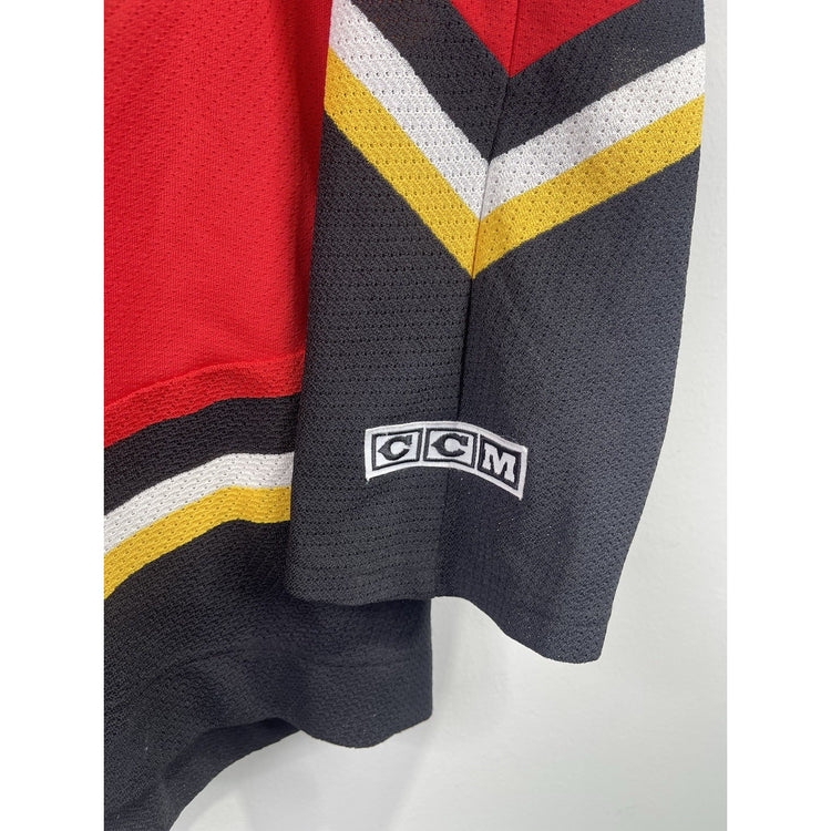 CALGARY FLAMES NHL ICE HOCKEY JERSEY SHIRT CCM RED / BLACK SIZE L